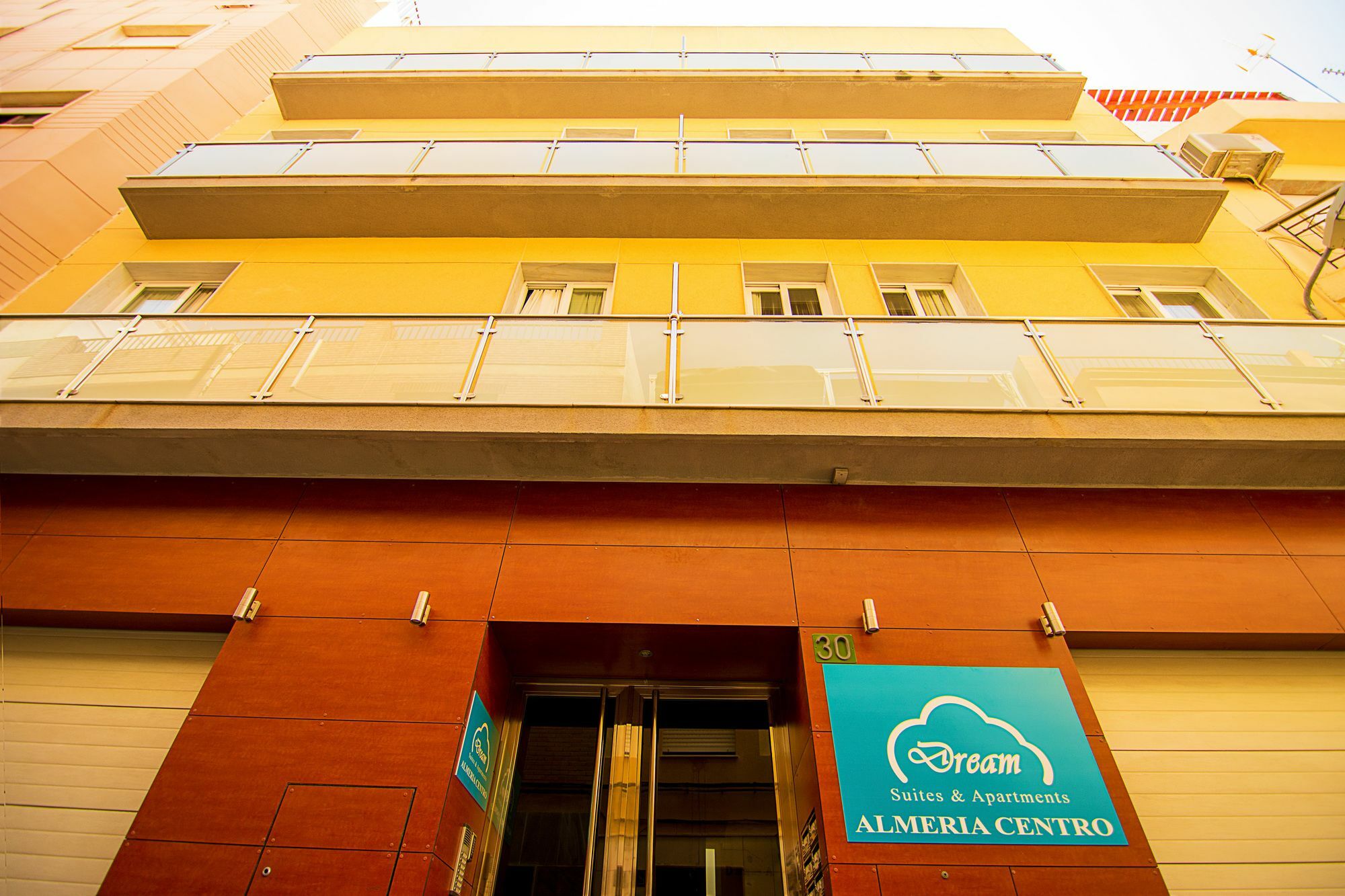Dream Suites And Apartments Almeria Centro Eksteriør bilde